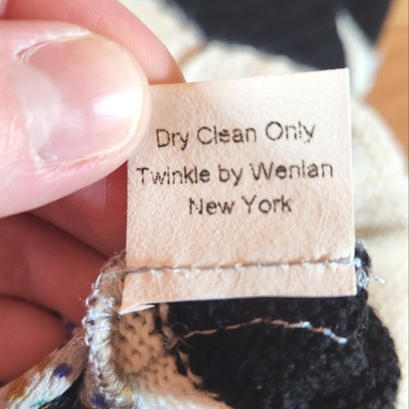 NWT Twinkle By Wenlan 100% Silk Animal Print Long Sleeve Sweater, Size M - Picture 7 of 8